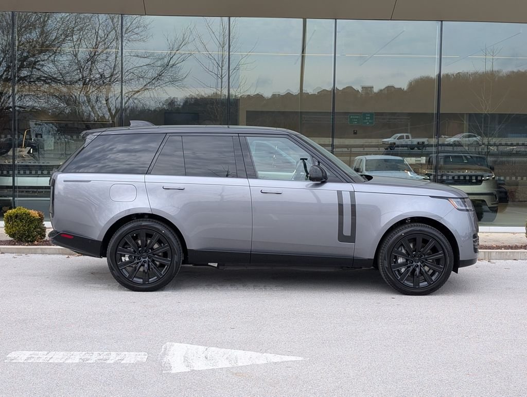 New 2026 Eiger Grey LAND ROVER SE PHEV image 8