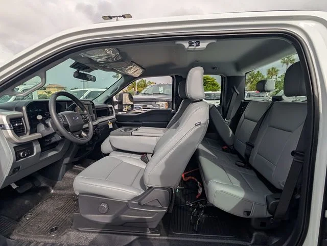 New 2026 Oxford White Ford F-350® XL image 9