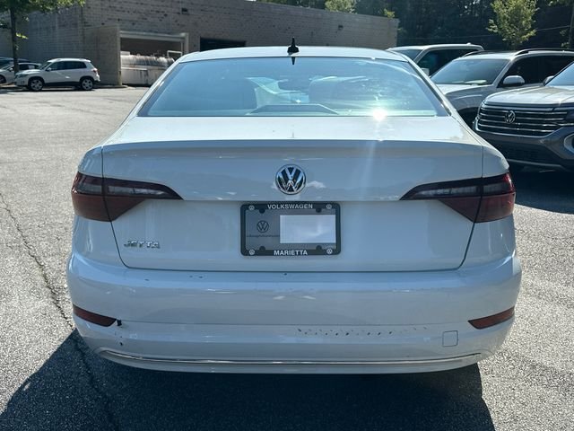 Certified Used 2020 White Volkswagen 1.4T SE image 6