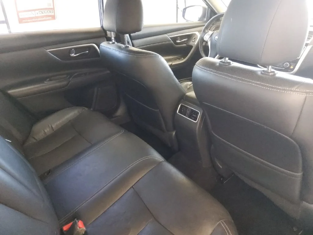 Used 2018 Blue Nissan 2.5 SL image 17