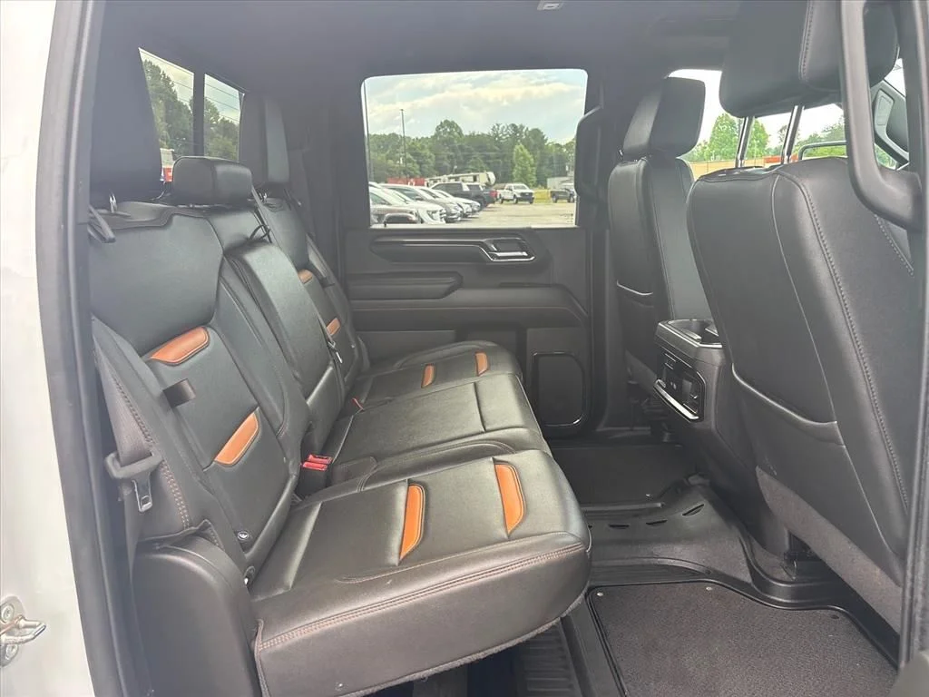 Used 2024 White GMC AT4 image 15