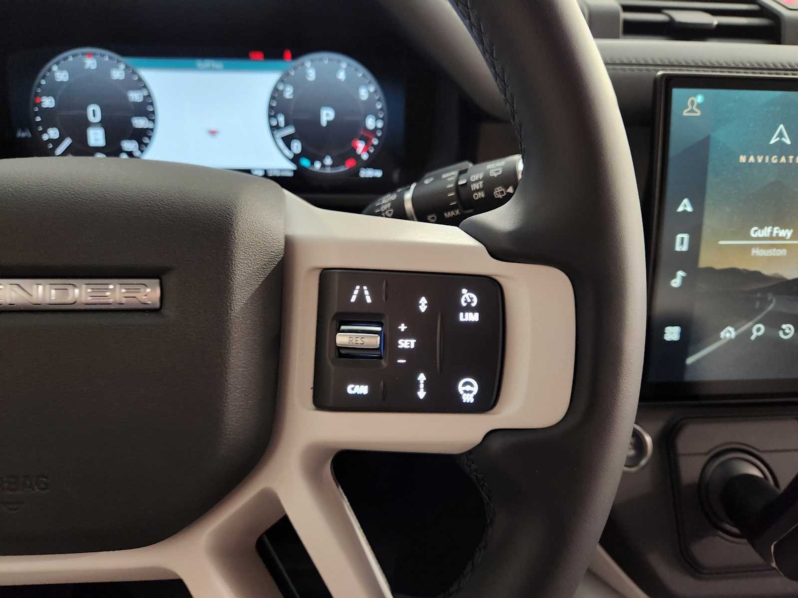 New 2026 Tasman Blue Land Rover X-Dynamic SE image 28