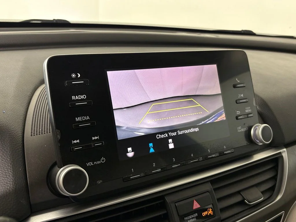 Used 2018  Honda LX image 25