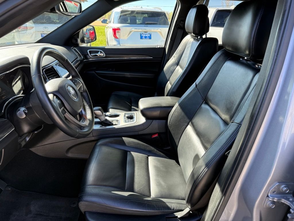 Used 2019 Billet Silver Metallic Jeep Limited image 12