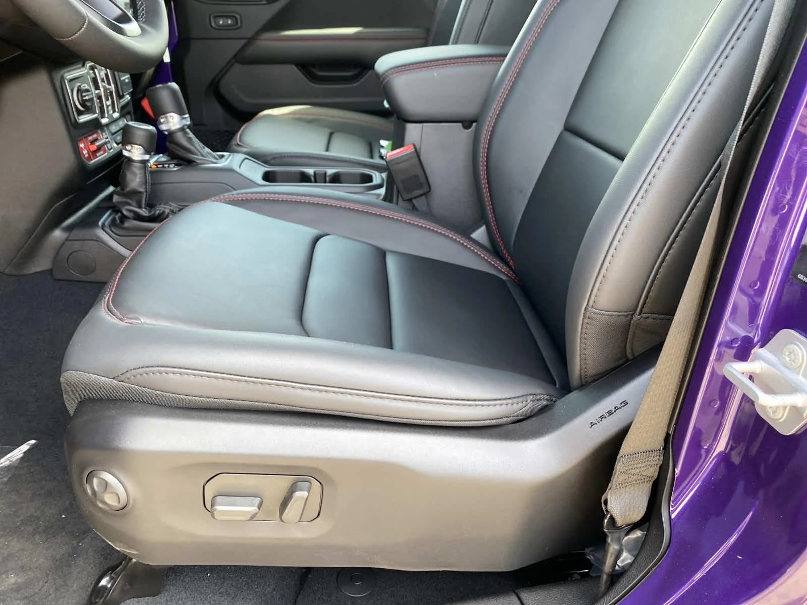 New 2026 Reign Jeep Rubicon image 9
