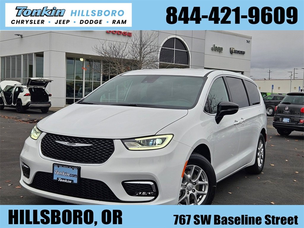 2026 Chrysler Pacifica Select