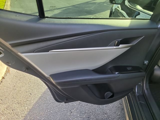 Used 2025  Toyota SE image 9