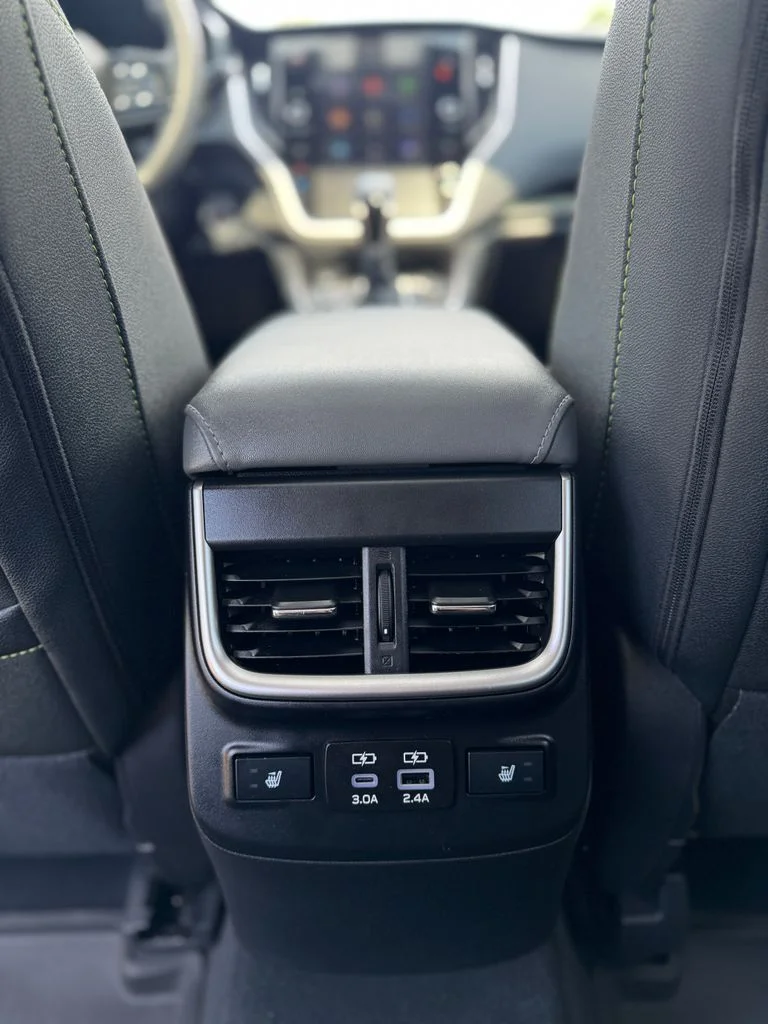 Used 2025 Crystal White Pearl Subaru Onyx Edition XT image 27