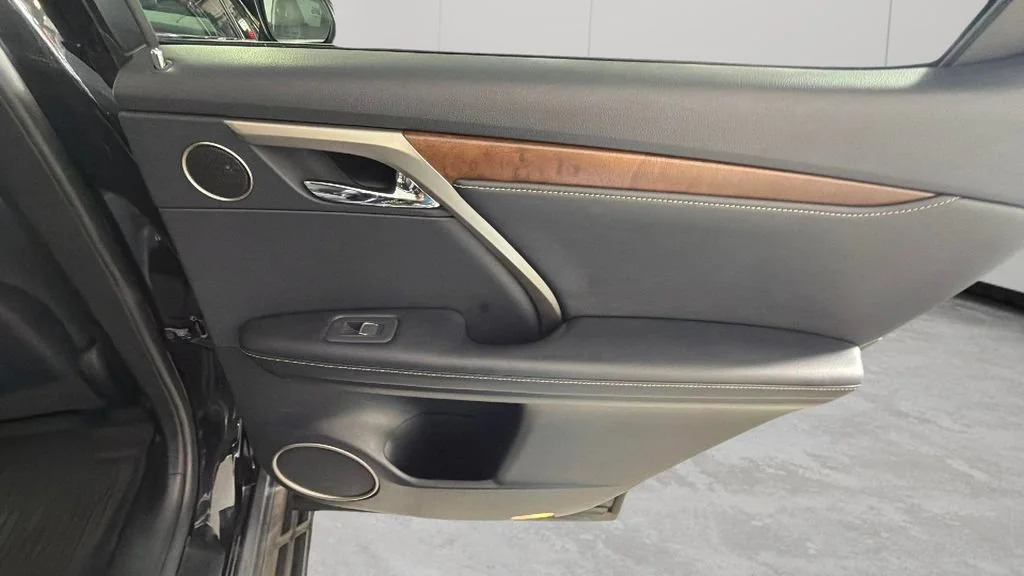 Used 2022 Black Lexus RX 350L image 37