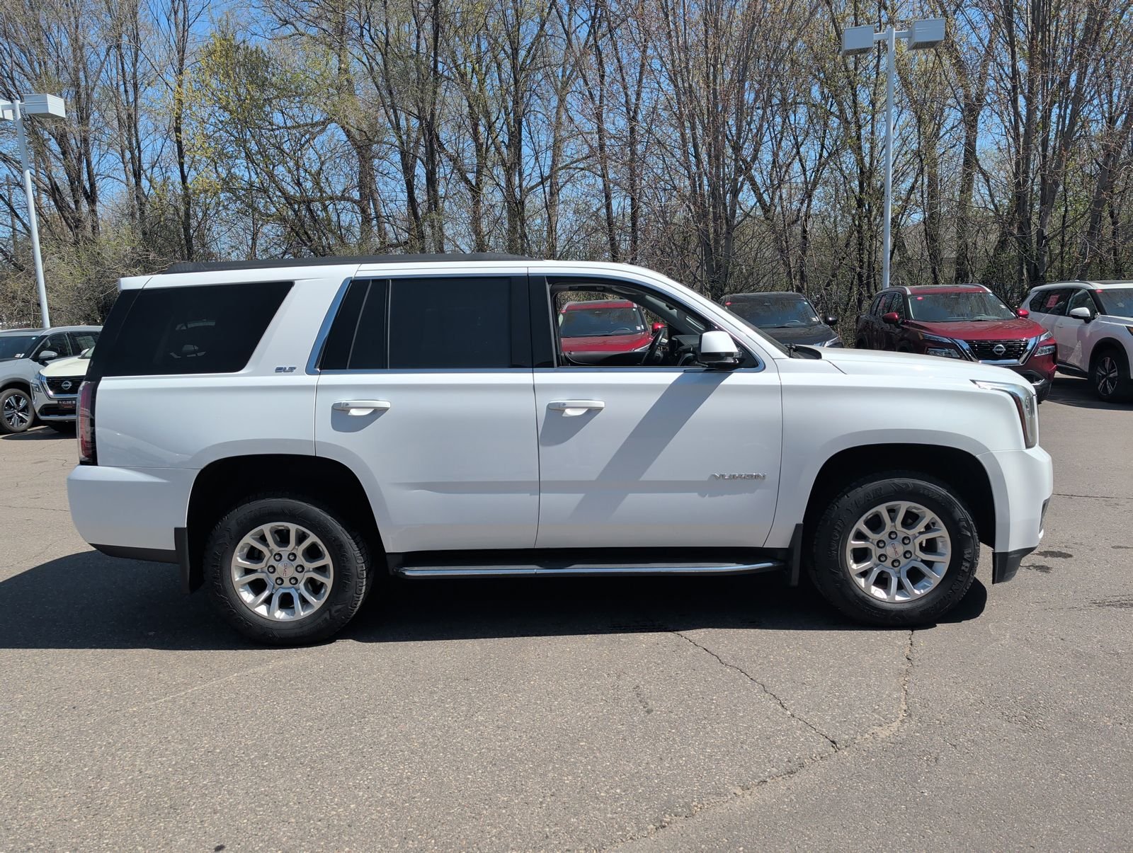 Used 2020 GMC Yukon SLT with VIN 1GKS2BKC4LR152857 for sale in Maplewood, Minnesota