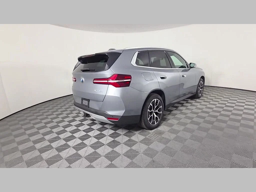 Used 2025 Skyscraper Gray Metallic BMW 30 xDrive image 39