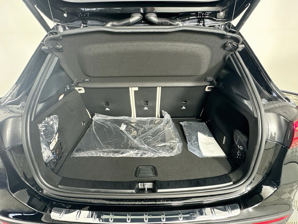 New 2026 Cosmos Black Metallic Mercedes-Benz GLA 250 image 60