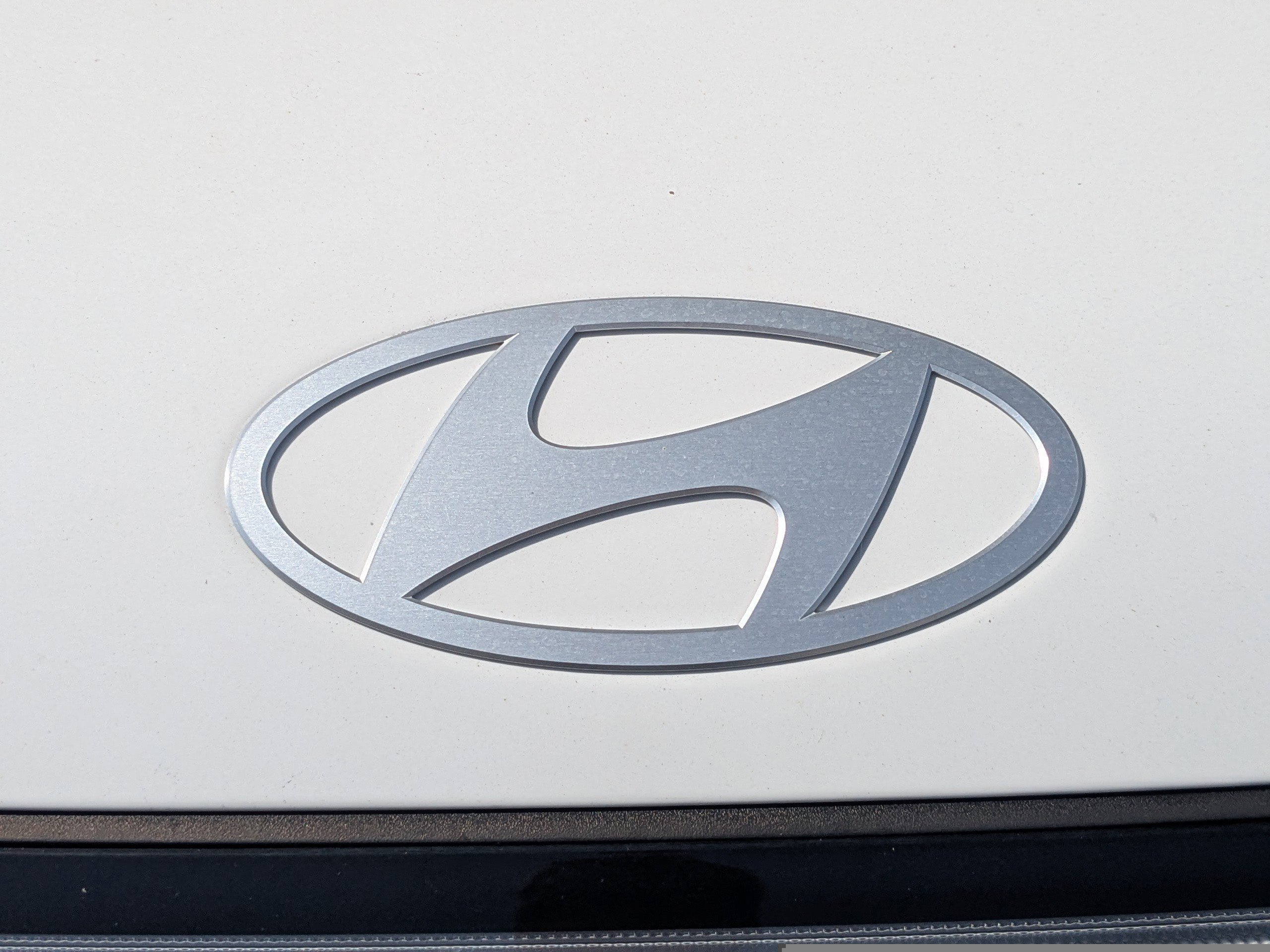 New 2026 Atlas White Hyundai SEL Premium FWD image 13