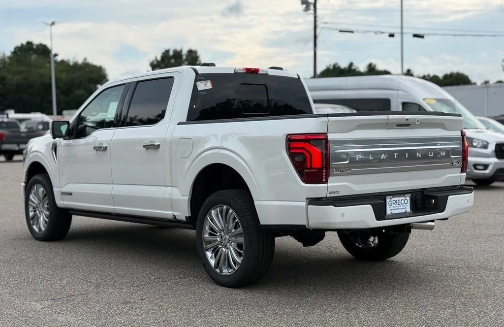 New 2026 Star White Metallic Tri-Coat Ford Platinum® image 9