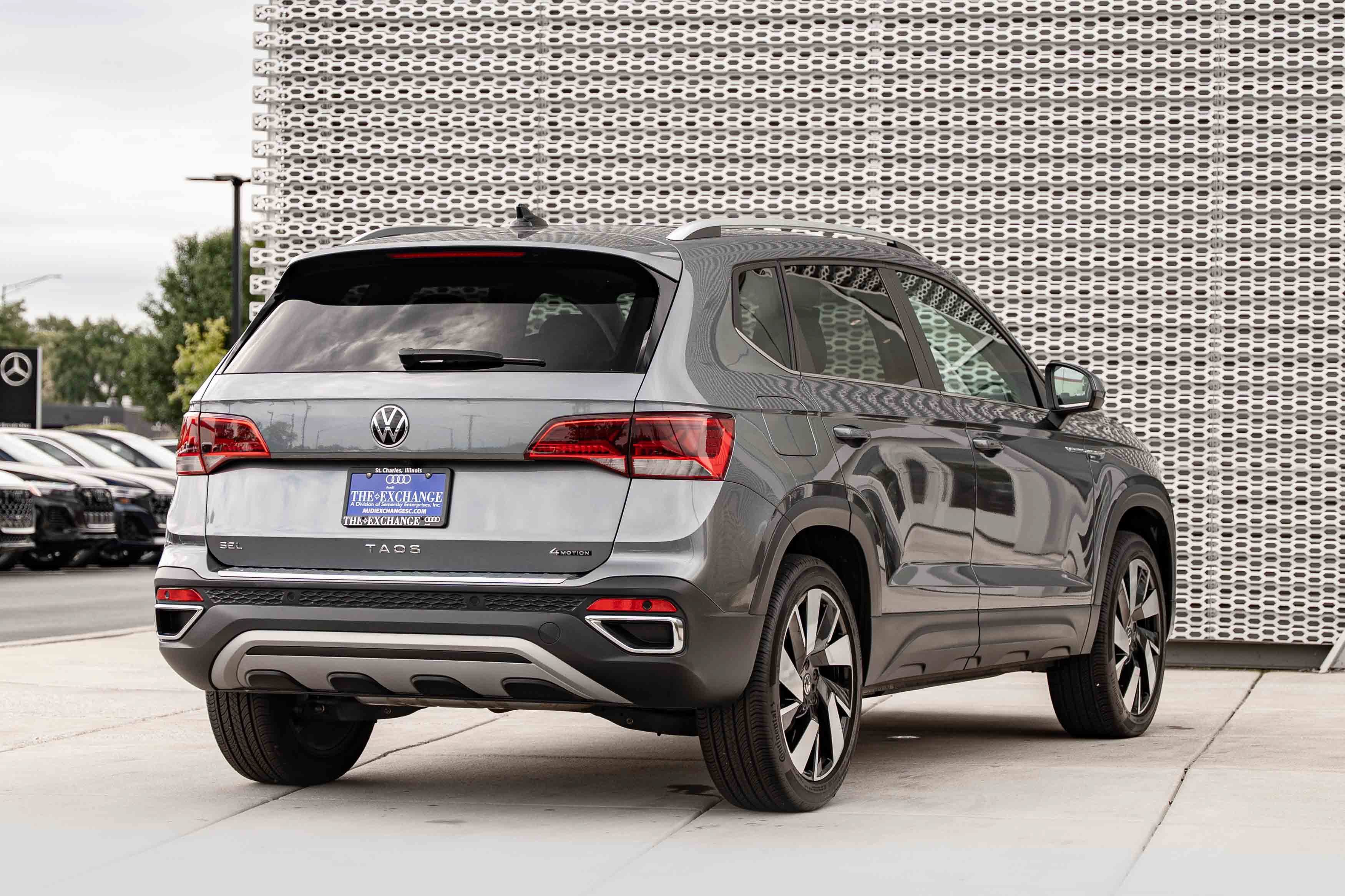 Used 2024 Platinum Gray Metallic Volkswagen SEL image 4