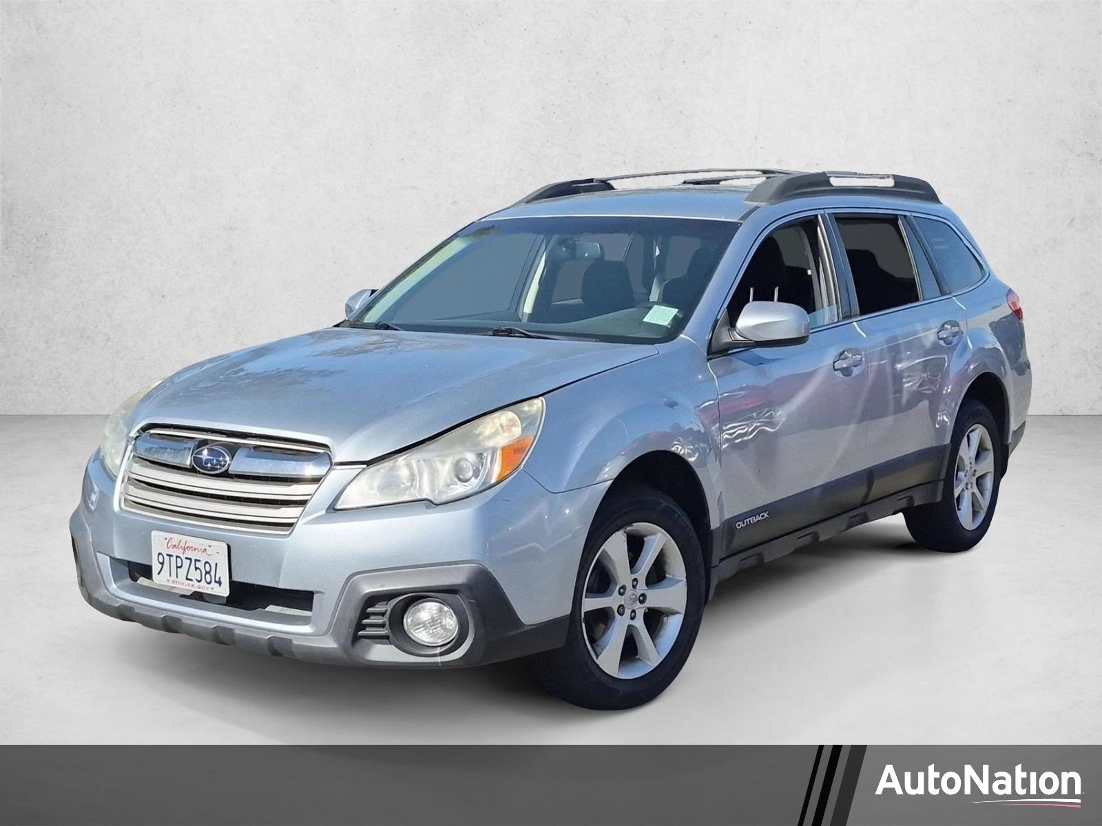 Used 2014 Ice Silver Metallic Subaru 2.5i Premium image 1