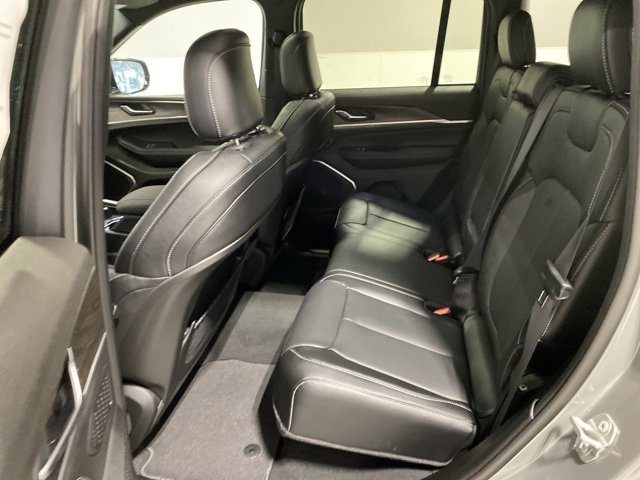 New 2027 Sting-Gray Clear-Coat Paint Jeep Limited Reserve image 24
