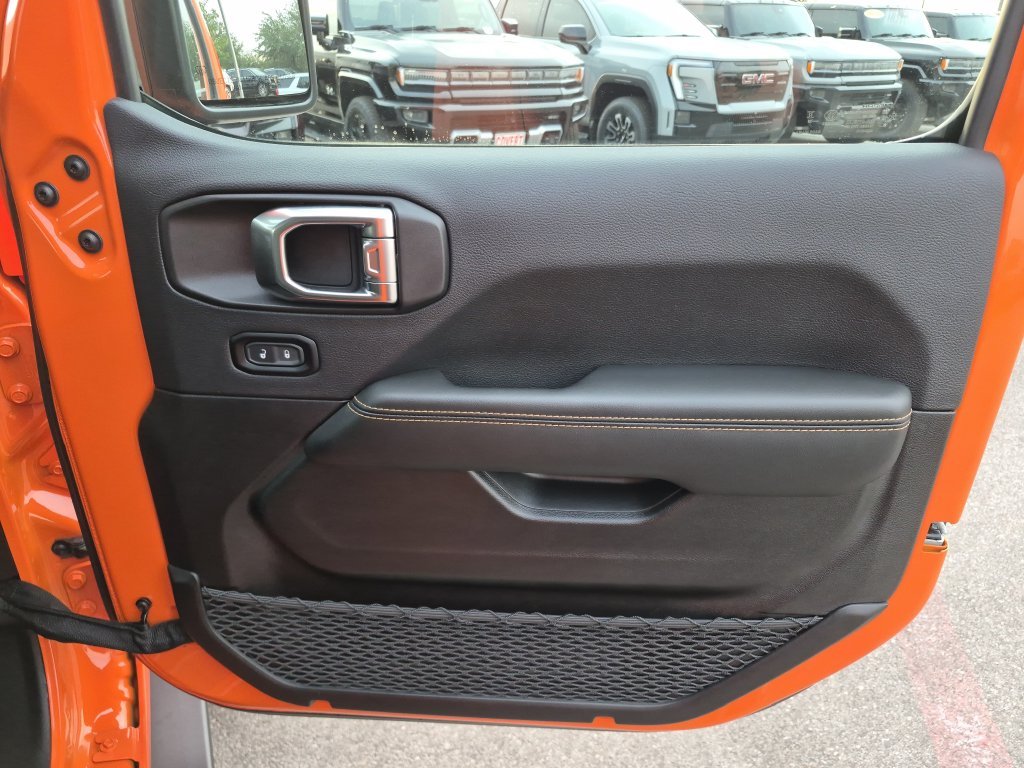 Used 2025  Jeep Rubicon 392 image 34