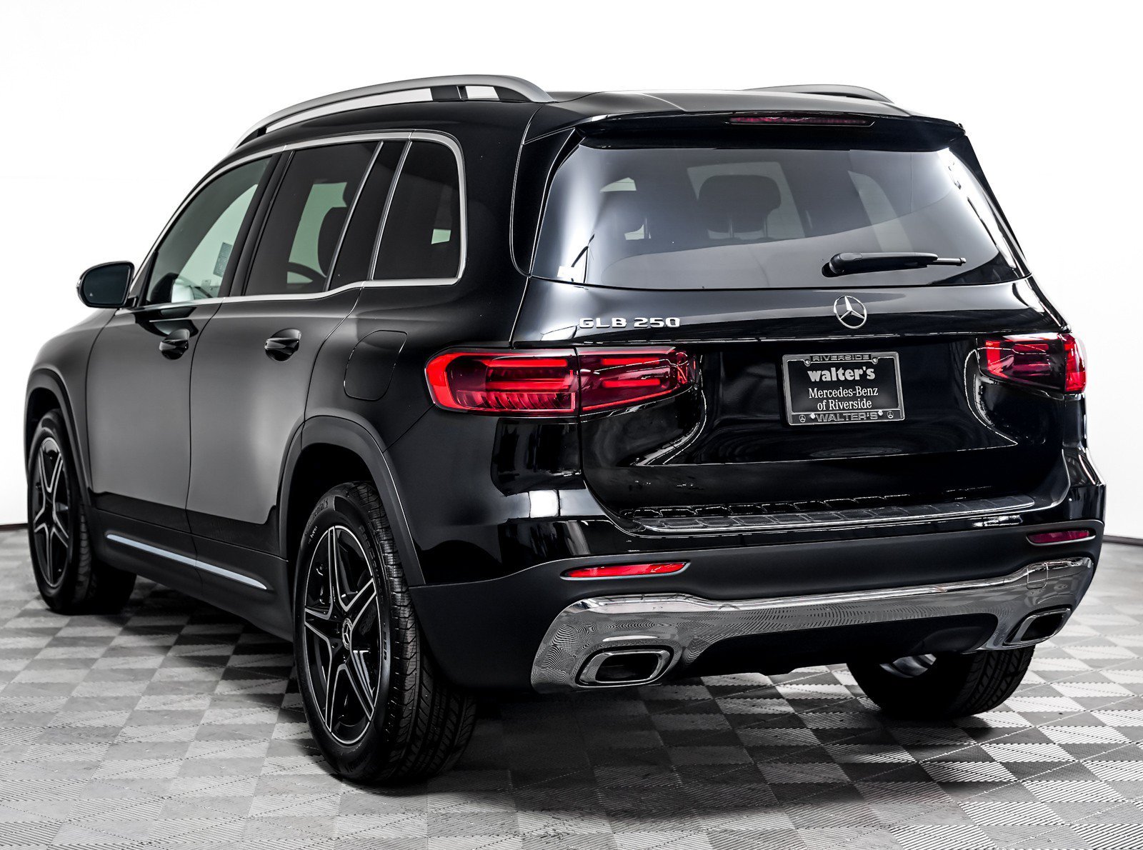 New 2026 Night Black Mercedes-Benz GLB 250 image 2