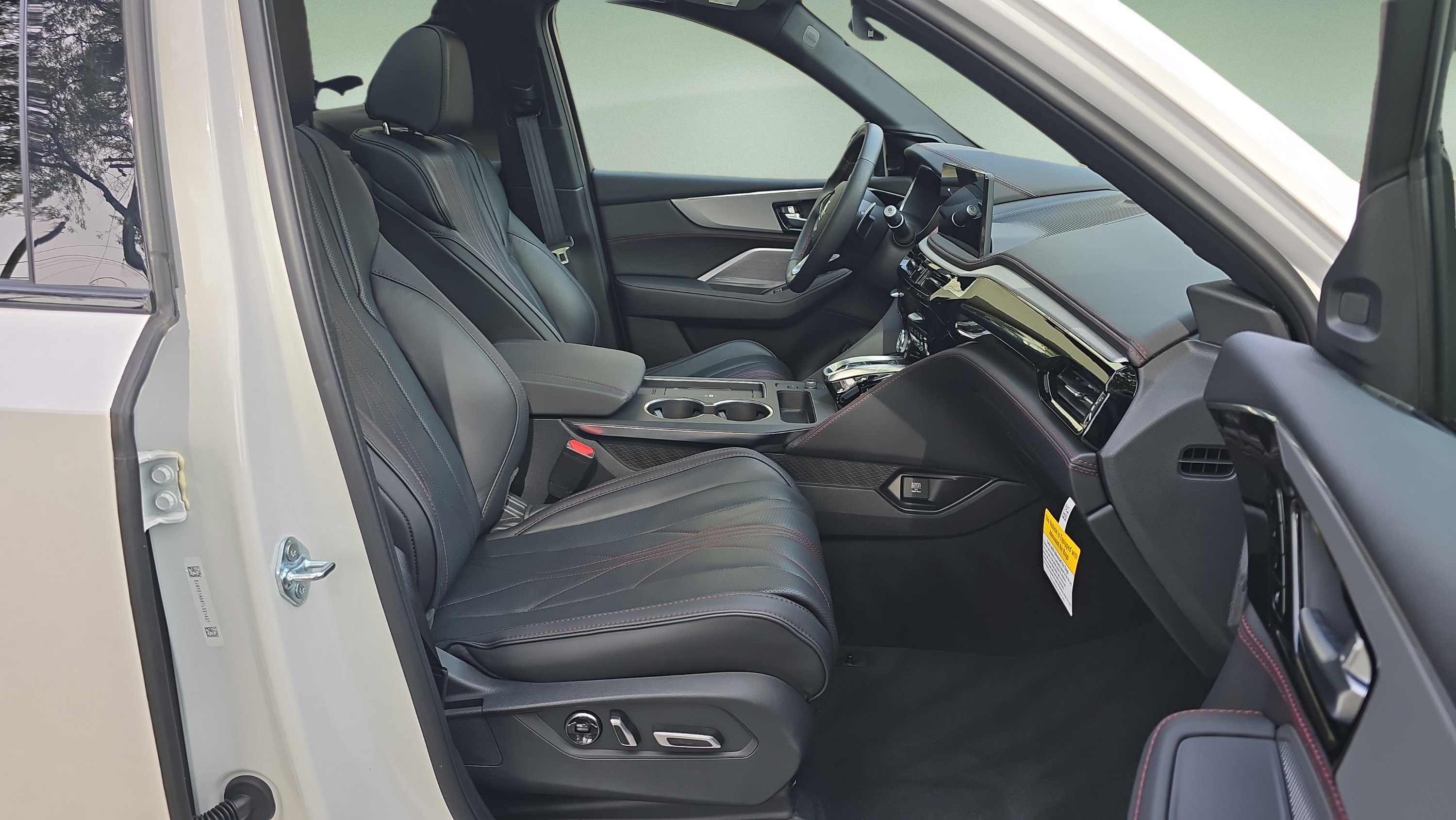 Certified Used 2026 Platinum White Pearl Acura SH-AWD w/A-Spec Advance Package image 10