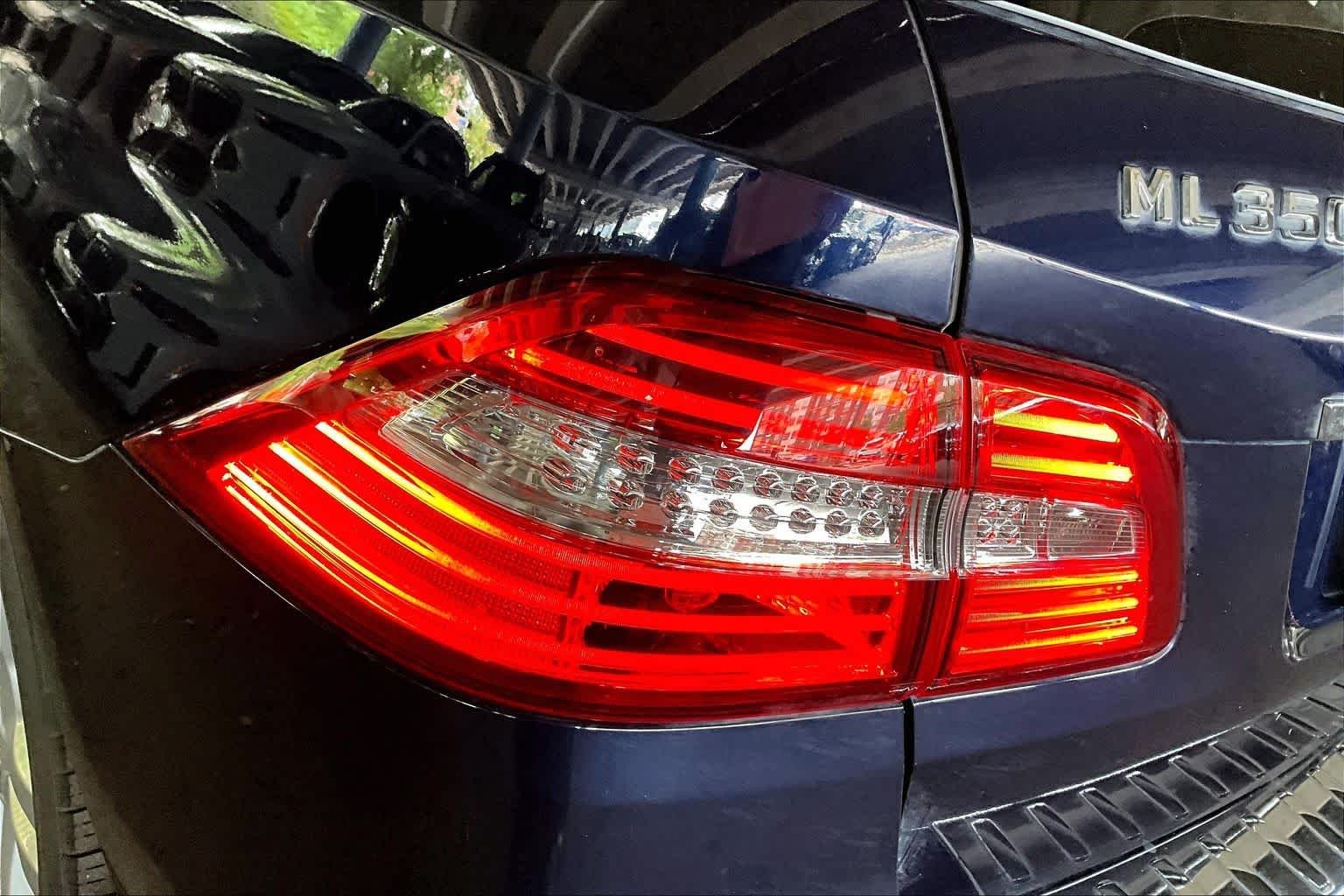 Used 2014 Lunar Blue Metallic Mercedes-Benz ML 350 image 28