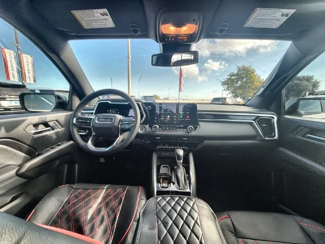 Used 2025 Summit White GMC Elevation image 19