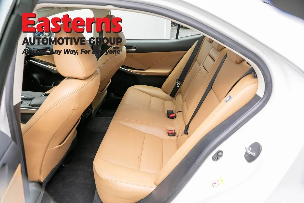 Used 2018 White Lexus 300 image 22