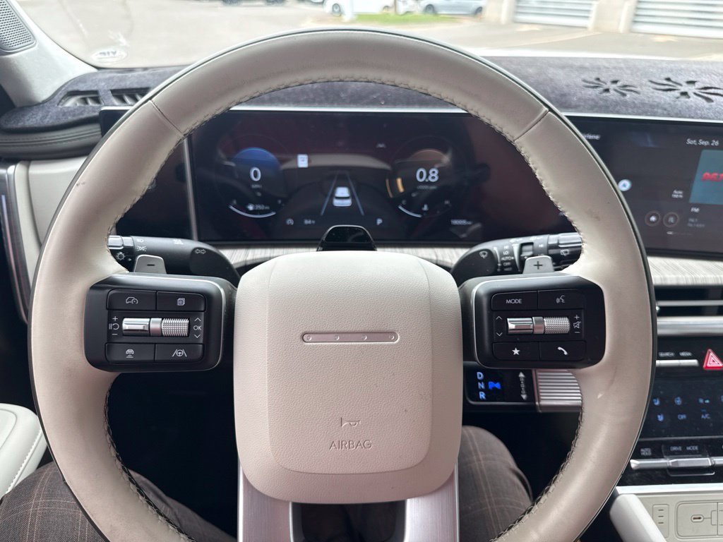 Used 2025 White Hyundai Calligraphy image 8