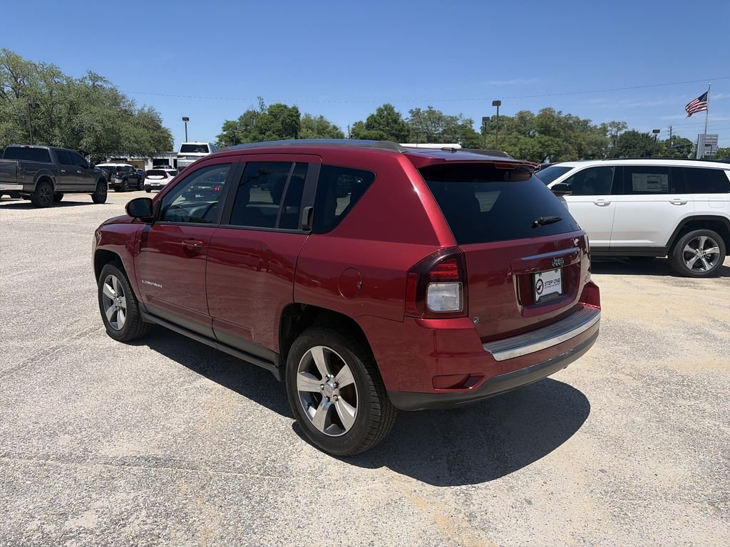 Used 2017 Red Jeep Latitude image 4