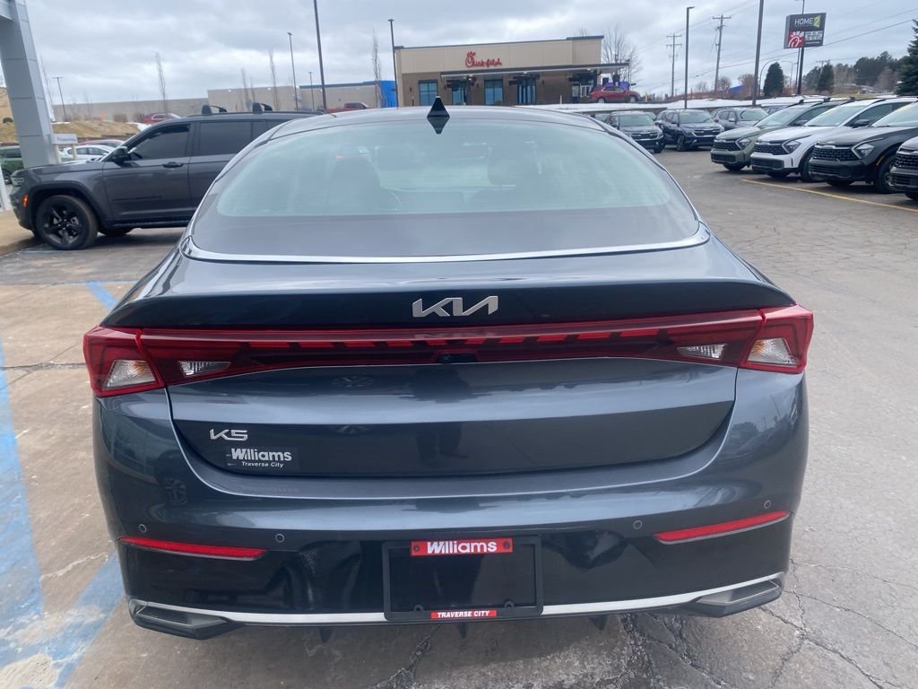 Used 2023 Gravity Gray Kia EX image 8