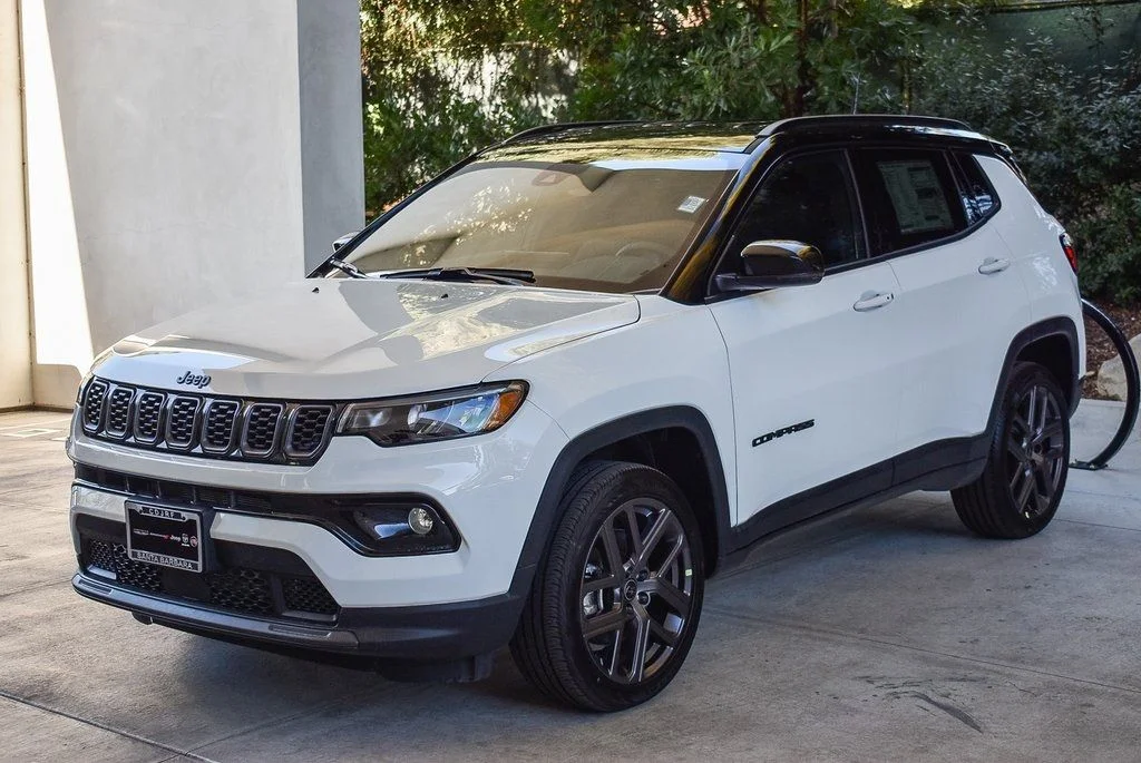 New 2026 Bright White Clearcoat Jeep Limited image 3