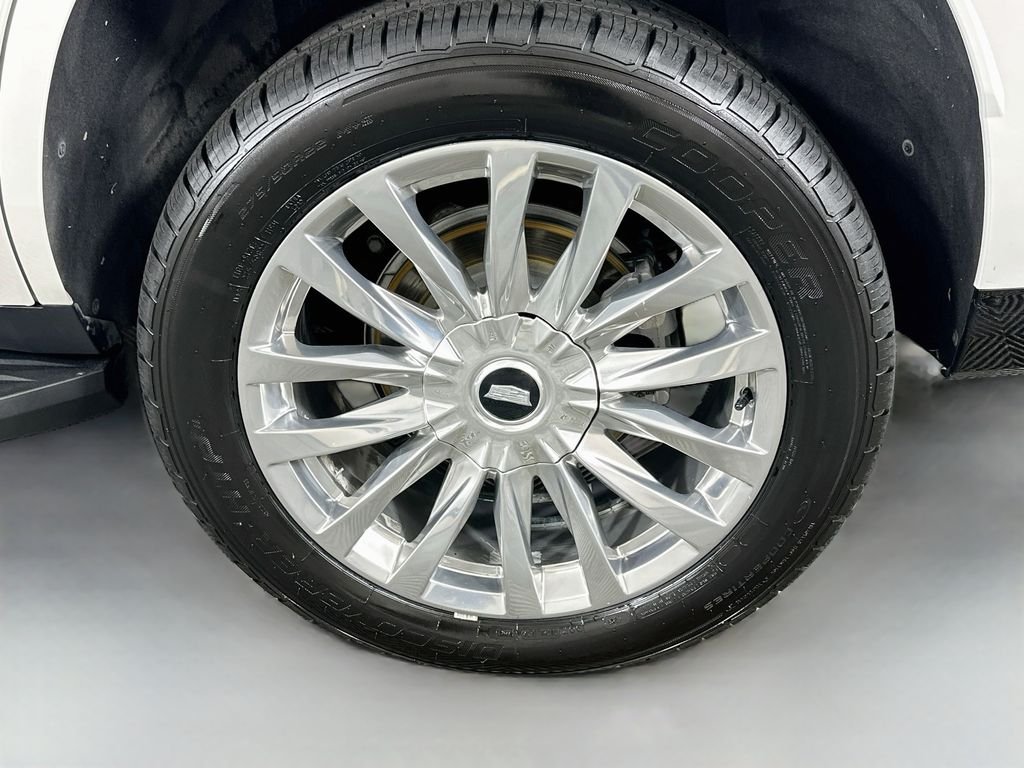 Used 2023 White Cadillac Premium Luxury image 33