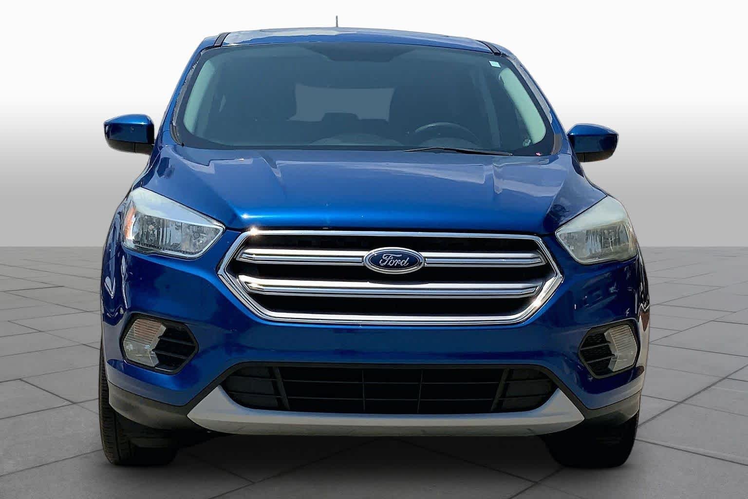 Used 2017 Lightning Blue Metallic Ford SE image 4