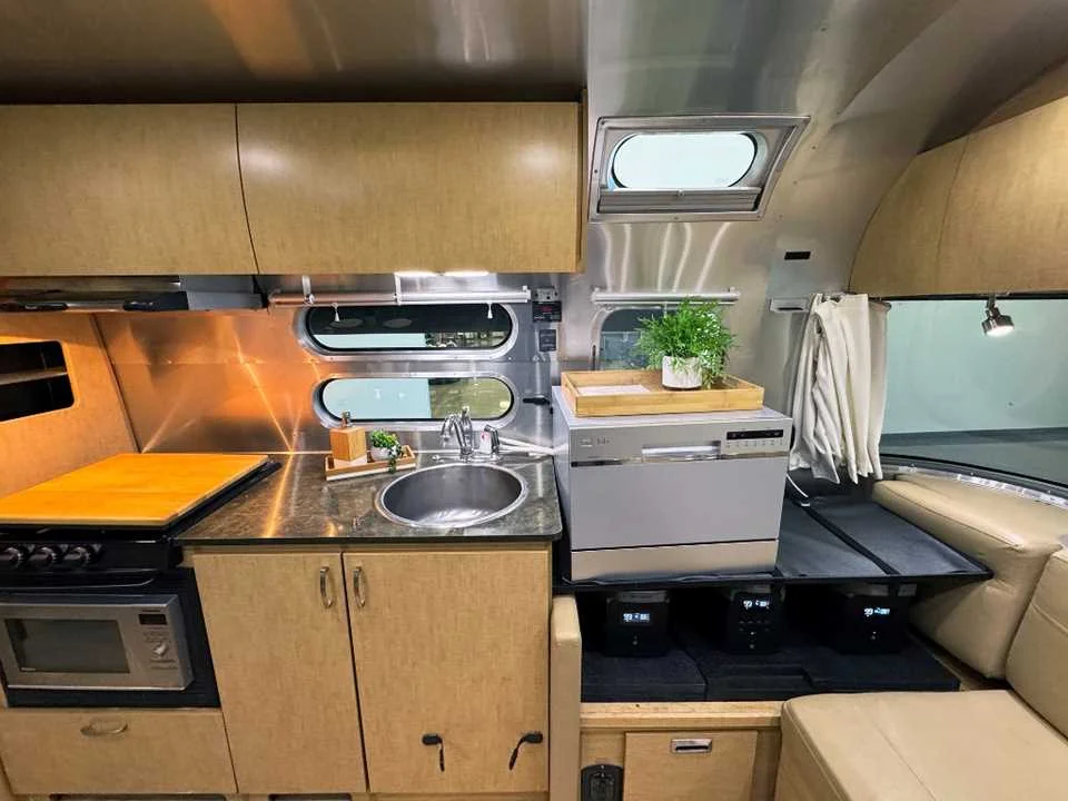 Used 2015  AIRSTREAM  image 9