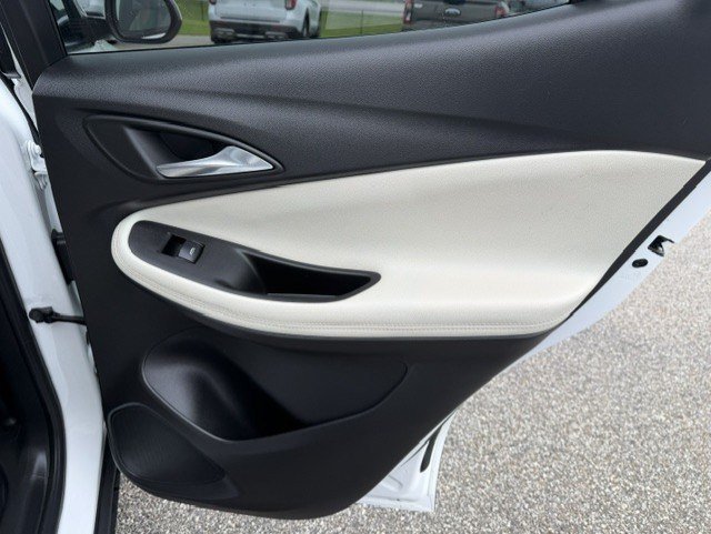 Used 2022 Summit White Buick Select image 30
