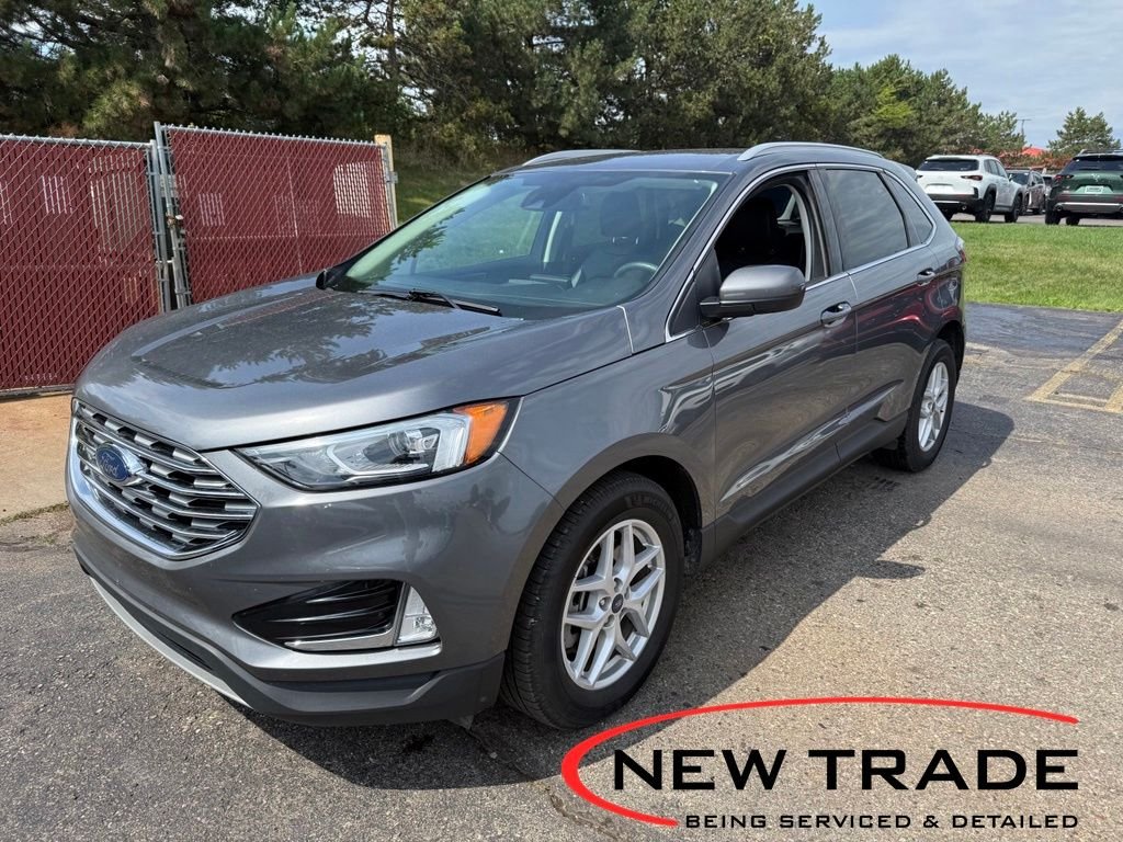 Used 2021 Gray Ford SEL image 1