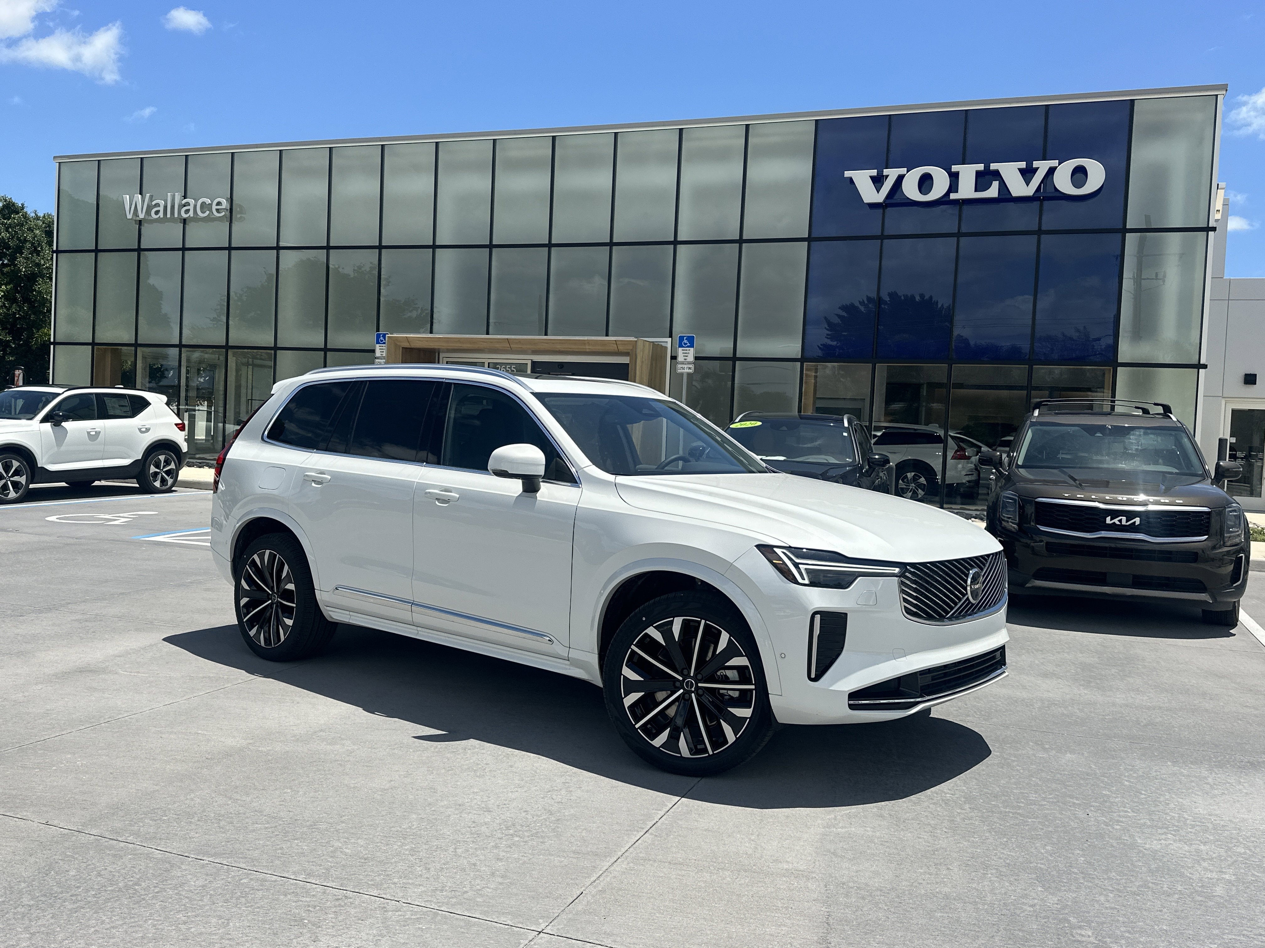 2026 Volvo XC90 T8 Recharge Plus Bright 7-Seat 4WD's photo