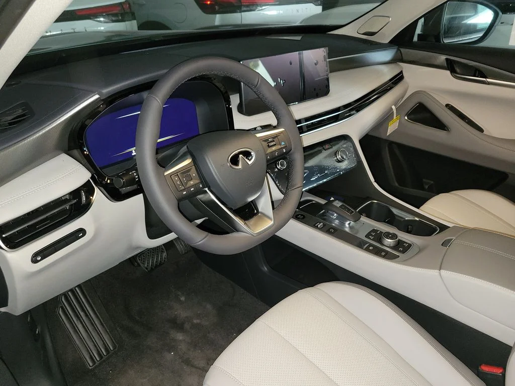 New 2027 GRAPHITE SHADOW INFINITI Luxe FWD image 19