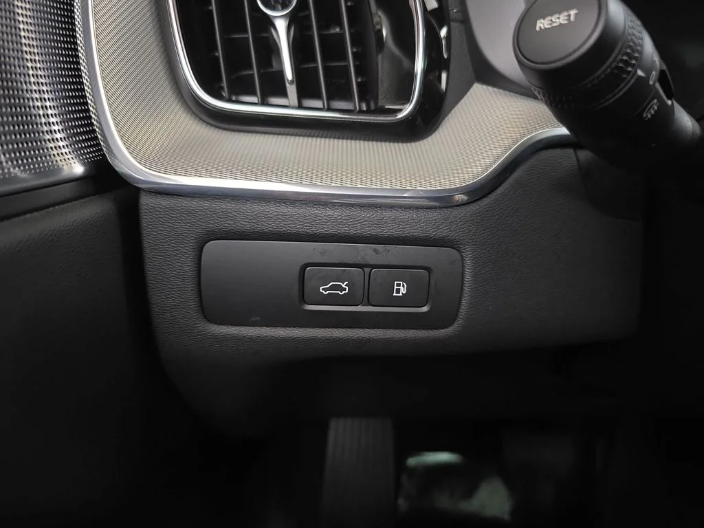Used 2023 Silver Volvo T8 Polestar image 27