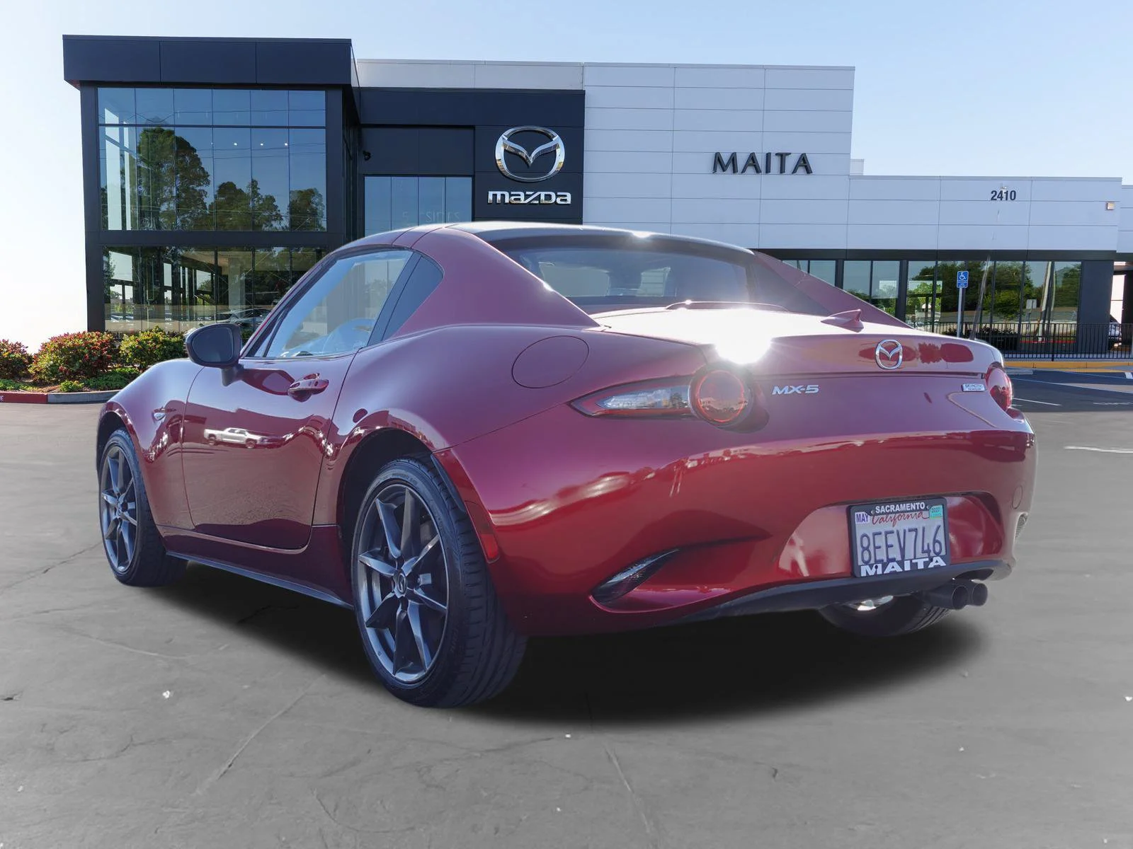 Used 2018 Red Crystal Mazda Grand Touring image 5