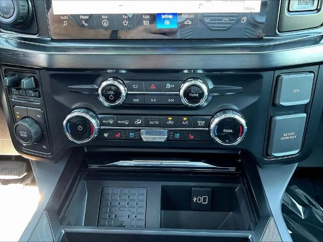 New 2027 Carbonized Gray Metallic Ford F-250® Lariat® image 66