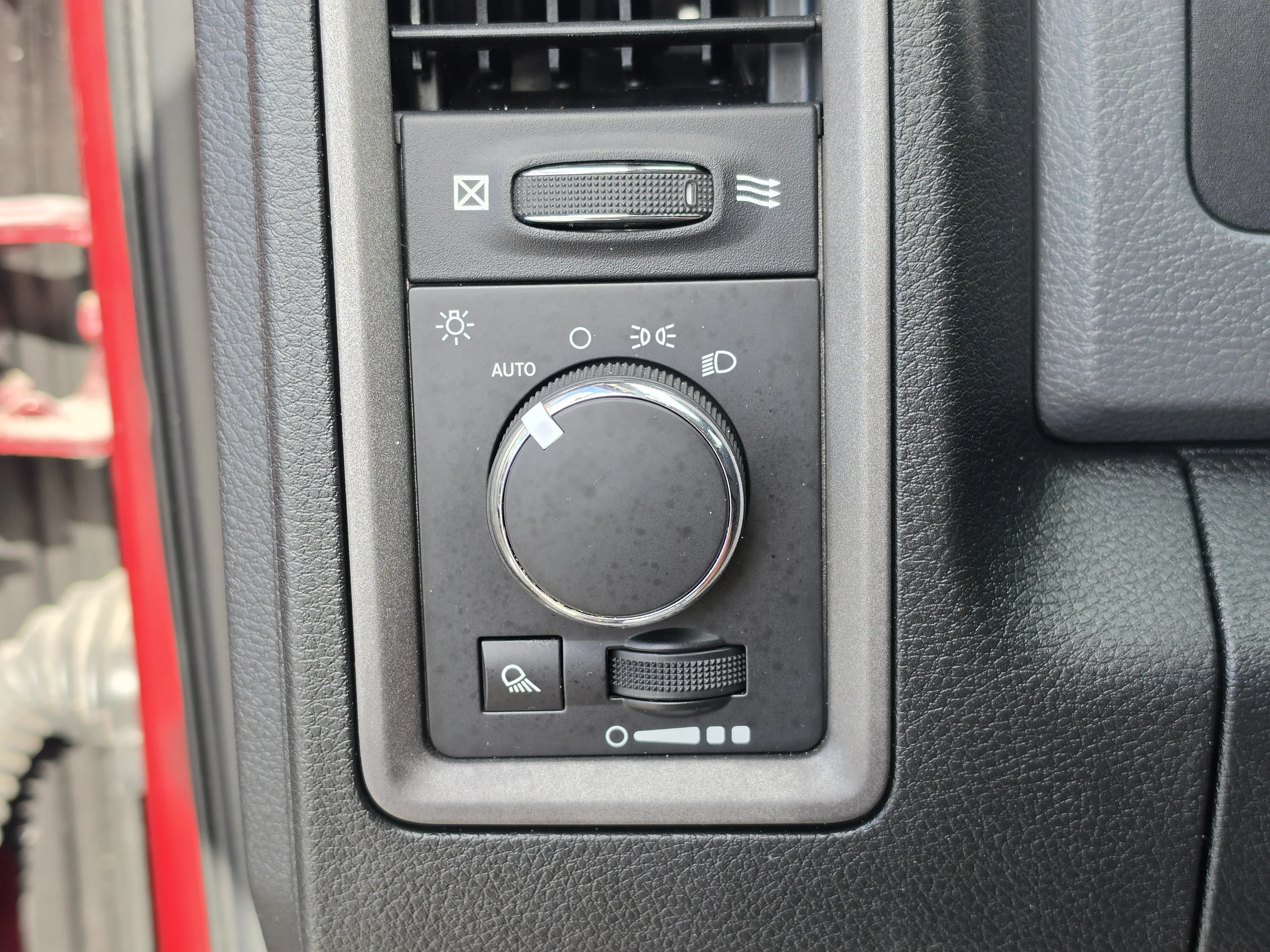 Used 2016 Delmonico Red Pearlcoat Ram Tradesman image 31
