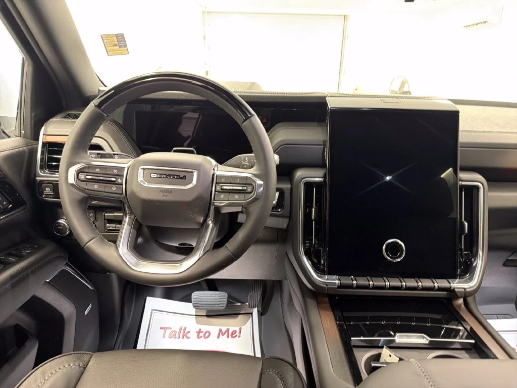 2027 GMC Yukon Denali - Photo 18