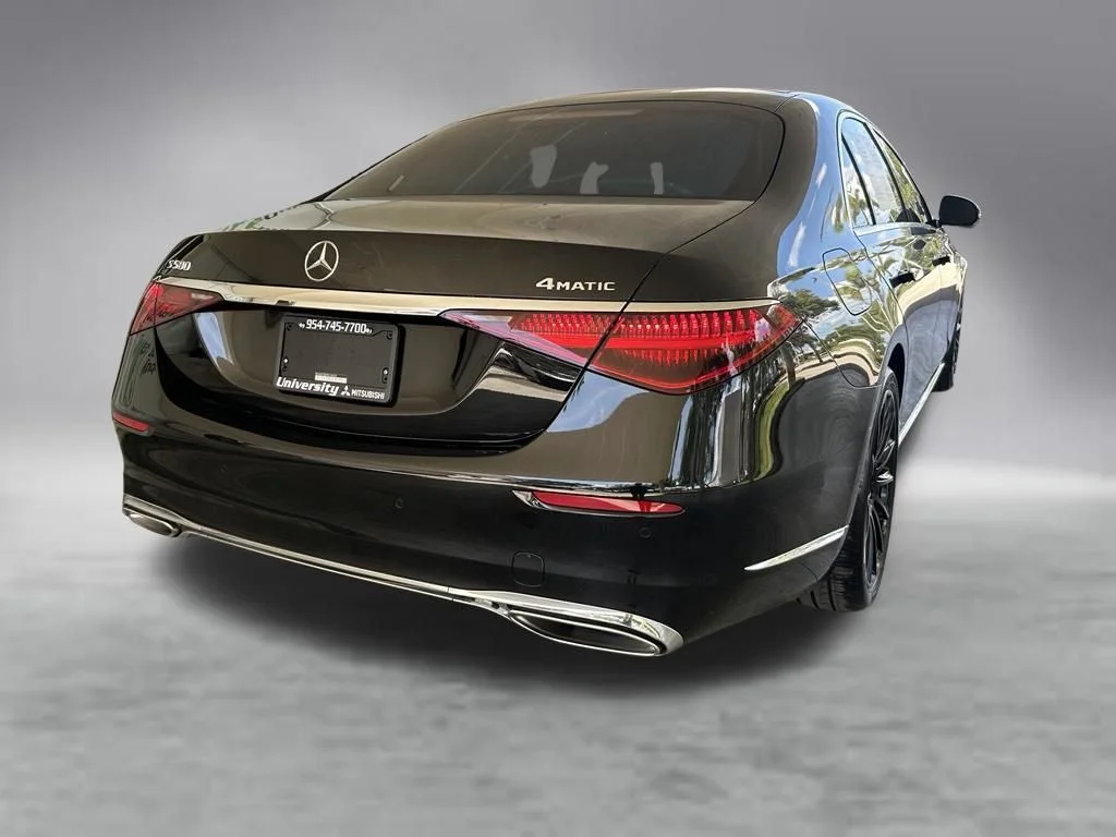 Used 2023 Silver Mercedes-Benz S 580 image 3