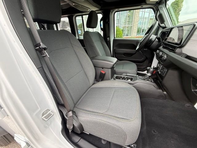 New 2026 Bright White Clear-Coat Exterior Paint Jeep Sport image 28