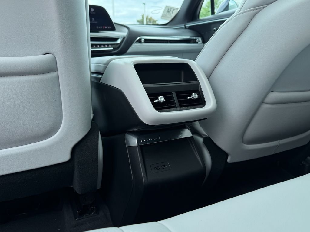 Used 2024 Crystal White Cadillac Sport image 27