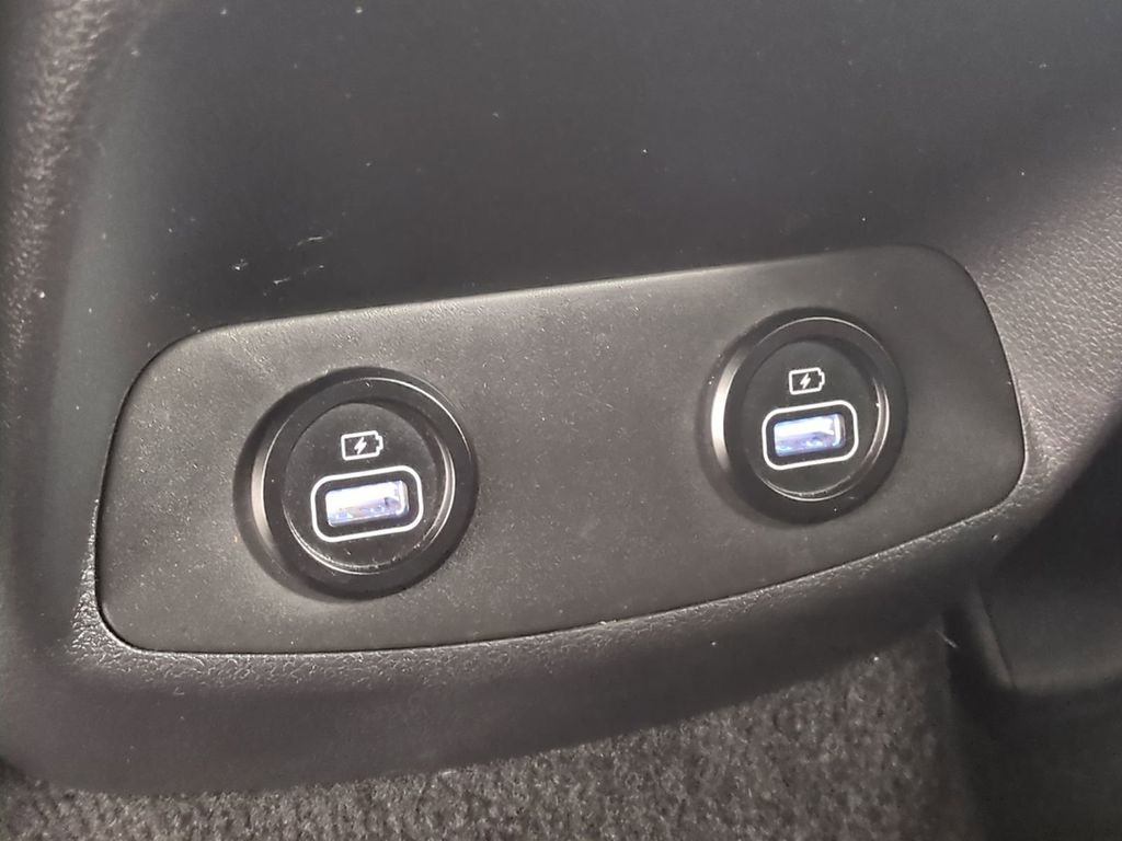 Used 2022 Black Hyundai SEL image 17