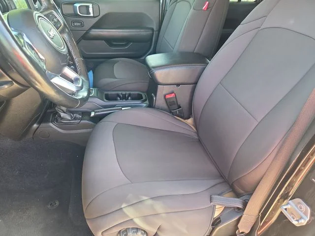 Used 2020 Black Jeep Overland image 12