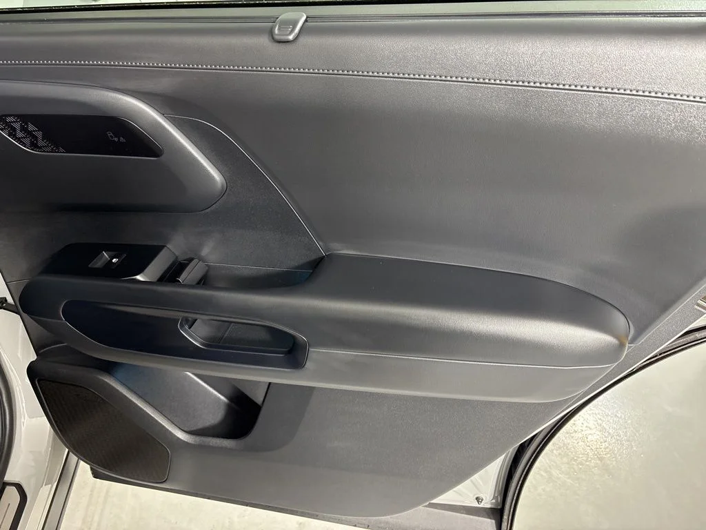 New 2027 Wolf Gray Kia X-LINE SX image 20