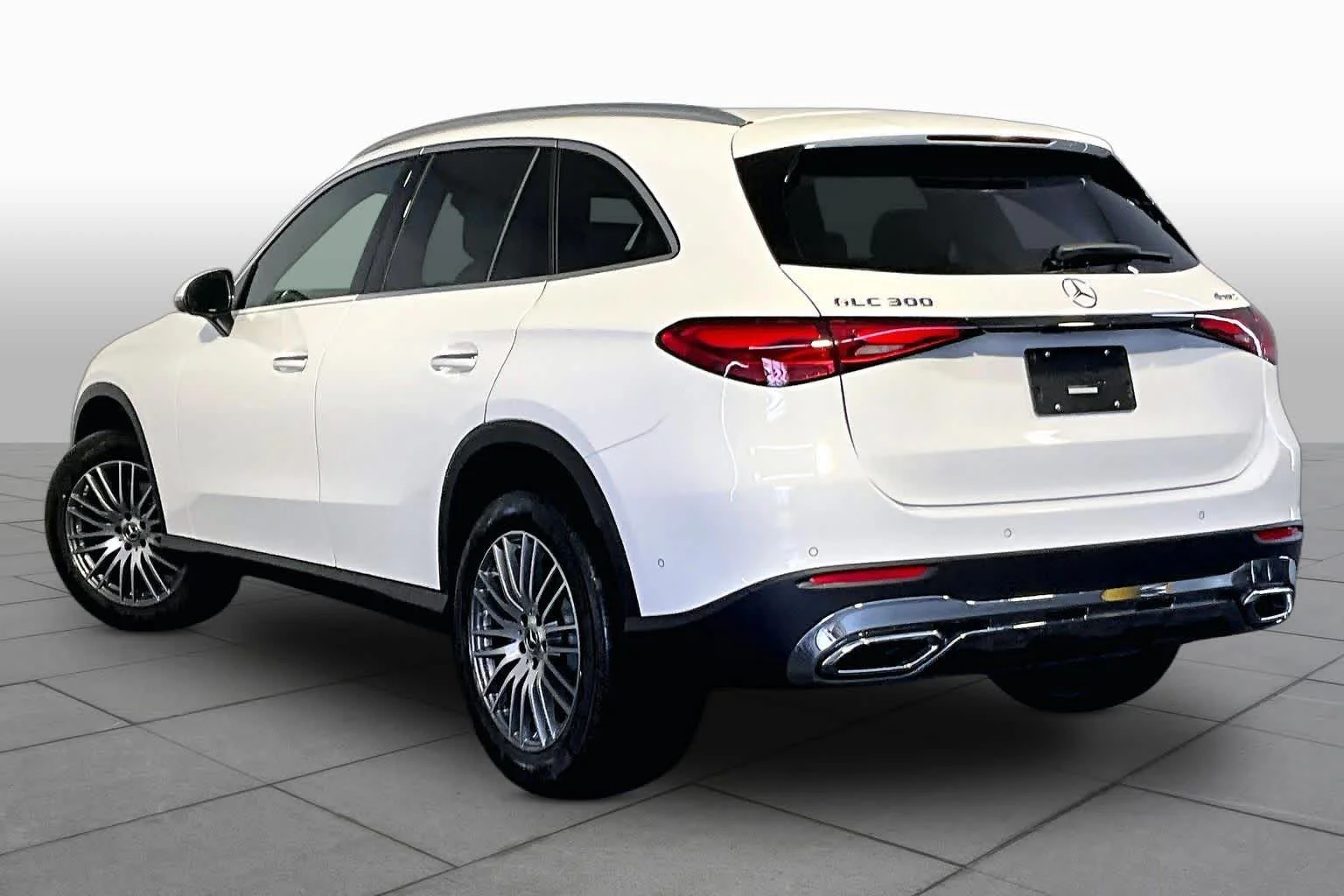 New 2026 Polar White Mercedes-Benz GLC 300 image 3